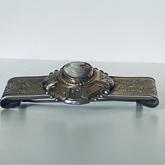 Victorian Brooch Taille D’ Epargne Enamel Gold Tone Pin Back Brooch - Picture 9 of 10